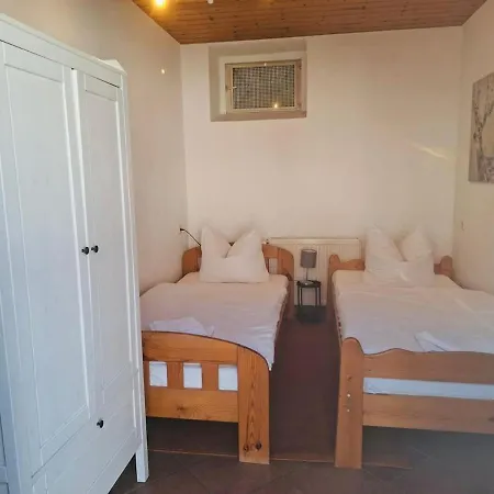 Event-bauernhof Zum Feiern Mit 56 Betten Holiday home *