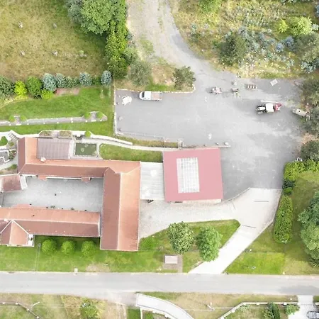 Event-bauernhof Zum Feiern Mit 56 Betten *