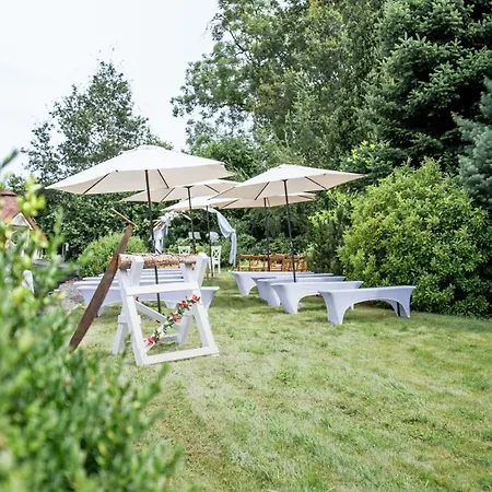 Event-bauernhof Zum Feiern Mit 56 Betten Holiday home Geroda (Saale-Orla)
