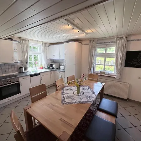 Event-bauernhof Zum Feiern Mit 56 Betten Holiday home Geroda (Saale-Orla)